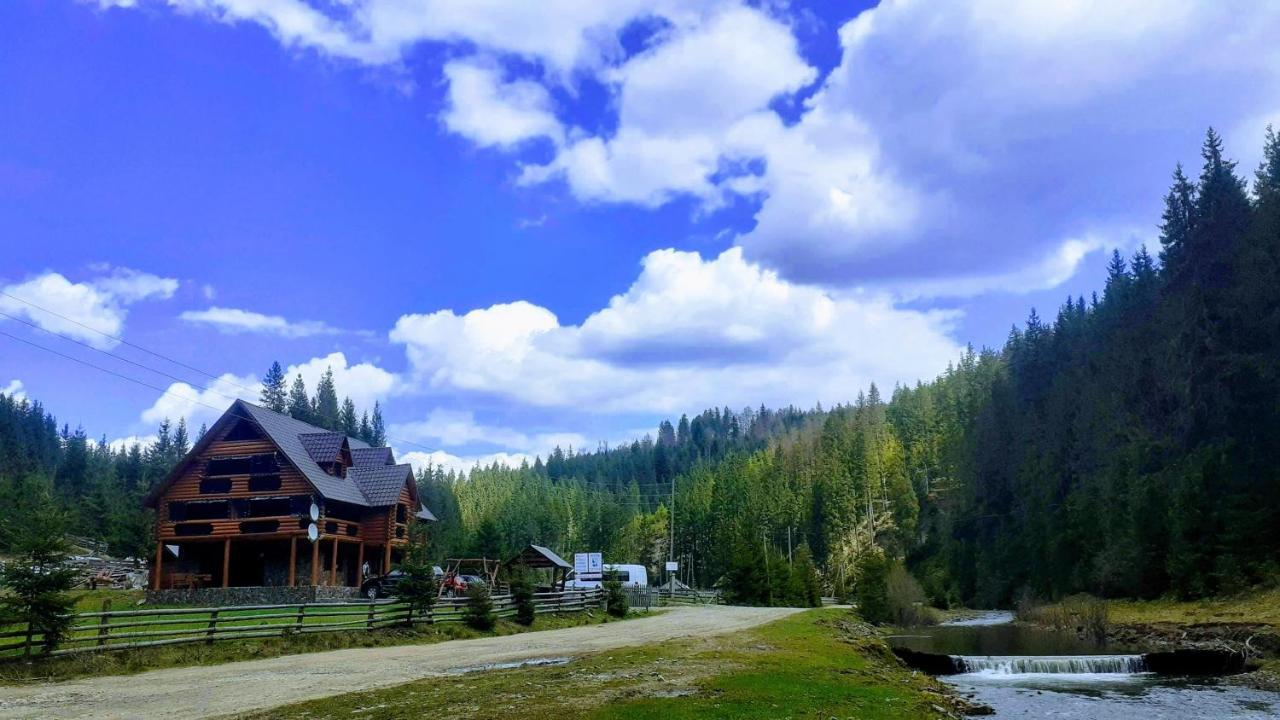 Hotel Маєток Горгани Synevyrsʼka Polyana Esterno foto